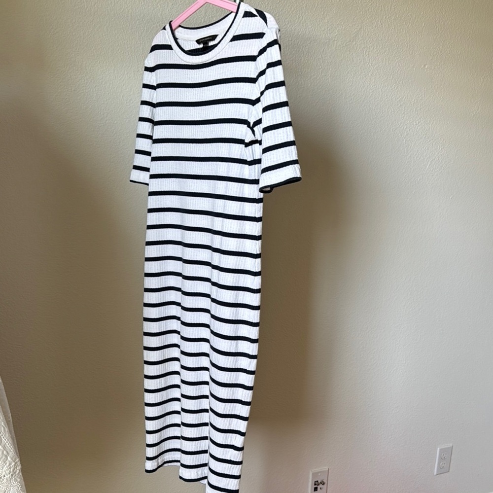 Banana Republic Black and White Midi Dress with 3/4 Sleeves